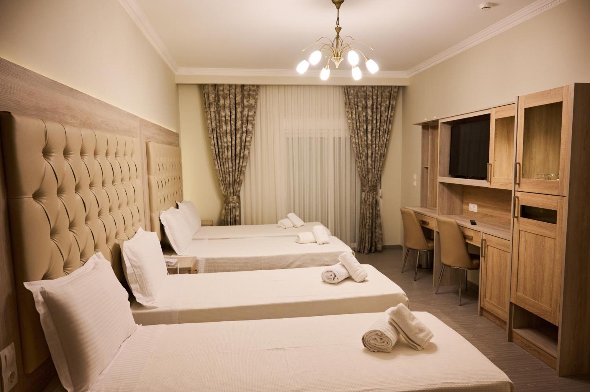 Famissi Suites 2 カランバカ エクステリア 写真