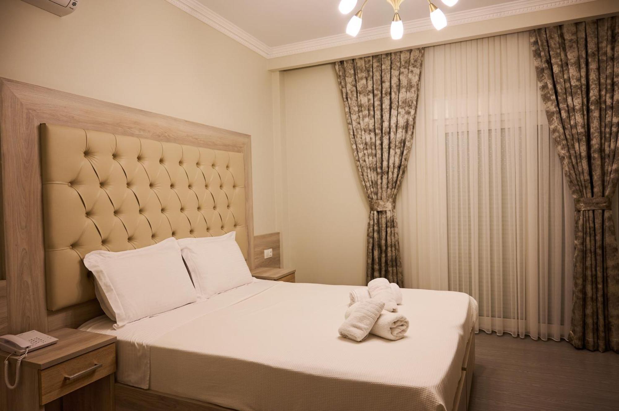 Famissi Suites 2 カランバカ エクステリア 写真