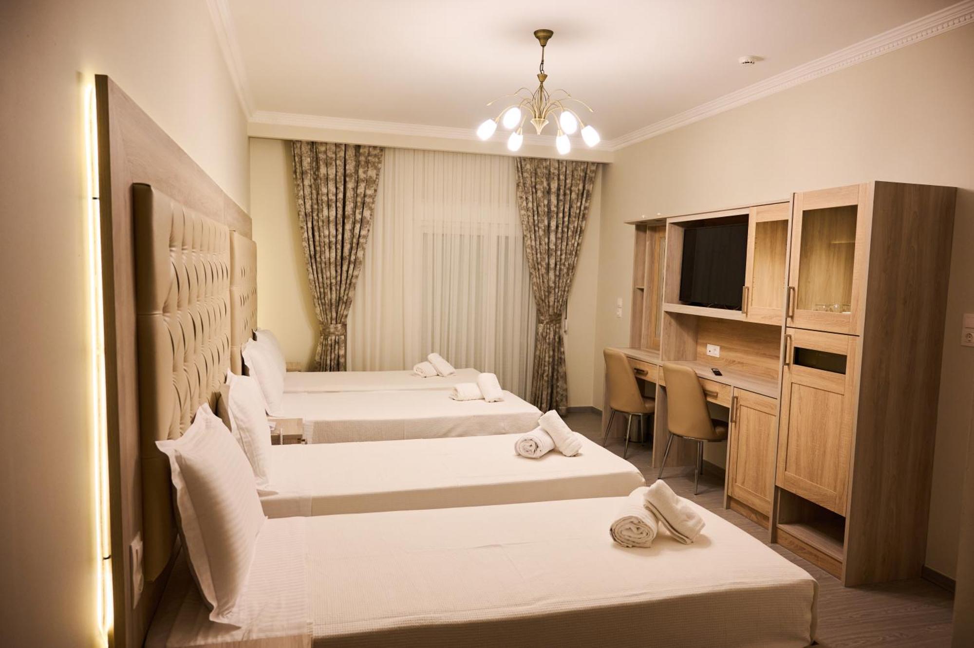 Famissi Suites 2 カランバカ エクステリア 写真
